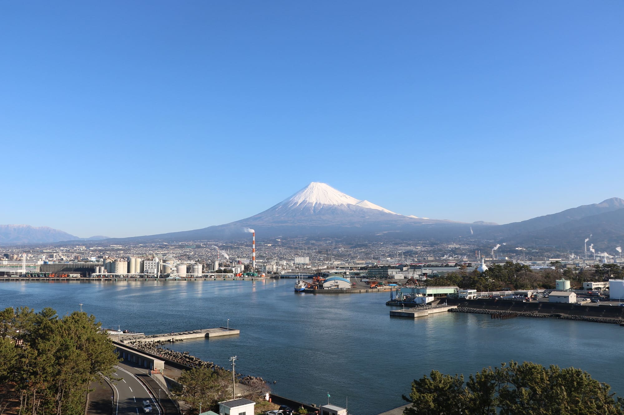 富士山と海の風景